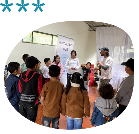 Fundación Ser Se Profesor en una escuela veredal Fundación Ser Se Profesor en una escuela veredal